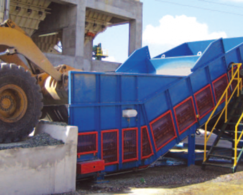 Mobiln&yacute; povrchov&yacute; pod&aacute;vač materi&aacute;lu