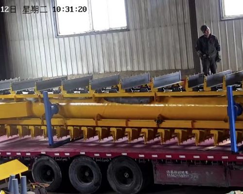 Ľahk&yacute; zakopan&yacute; &scaron;krabkov&yacute; dopravn&iacute;k